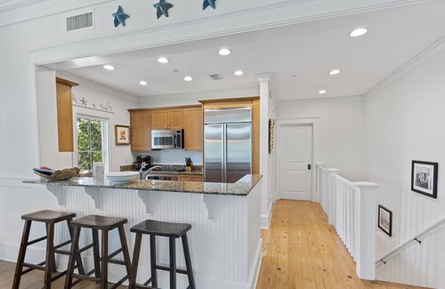 Beach District Condo | Spend Fall Here! Short Walk to Beach Club! Views of Western Lake! Outdoor Porch!