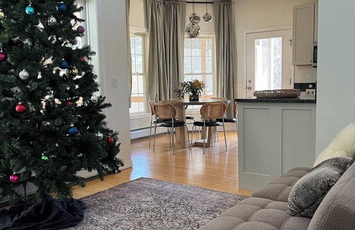 West Stockbridge House | Spend Thanksgiving with your family in the Berkshires!