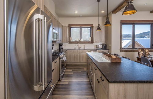 Big Sky Condo | Spend the Holidays in Big Sky! Condo with Lone Peak Views