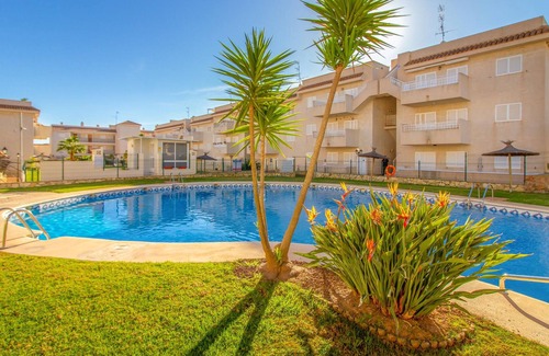Los Geraeos Apartment | Spend your next vacation in this comfortable apartment with pool access.