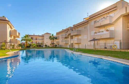 Los Geraeos Apartment | Spend your next vacation in this comfortable apartment with pool access.
