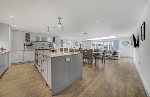 Felpham House | Spindrift - stunning beachfront residence