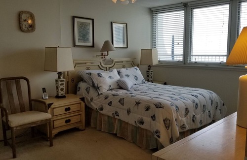 Sea Isle City Condo | Spinnaker 2 Bedroom 2 Bath Condo. Elevator
