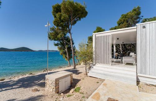 Drage Villa | SPIRIT ONE BUQEZ VILLA - 1st Sea Line by beach