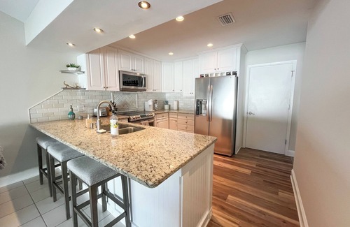 Southside House | ~Splash Star Sleeps 8 Heated Pool & Shade~
