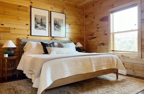 Pigeon Forge House | Splendid 2Cabins Sleeps 28 Pool Hot Tub More