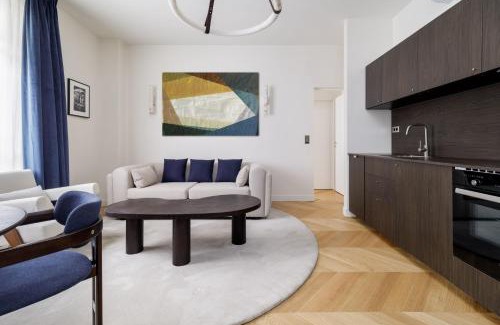 Champs-Elysees Apartment | Splendid apartment with AC in Champs Élysées for 4PAX