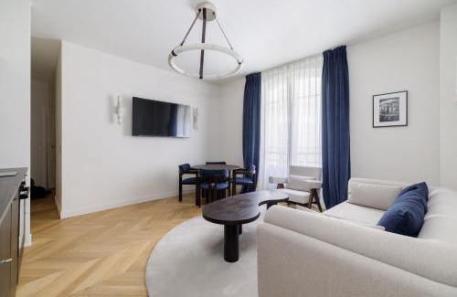 Champs-Elysees Apartment | Splendid apartment with AC in Champs Élysées for 4PAX