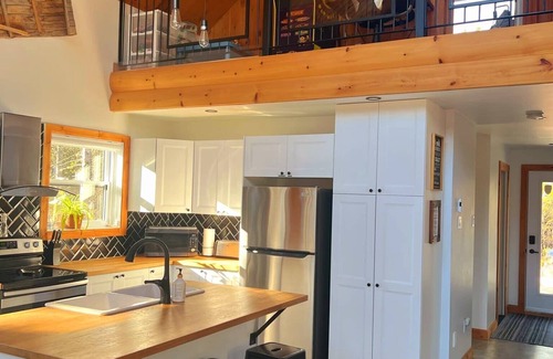Mauricie Ski Chalet | Splendid Chalet on the banks of the Mékinac & SPA & Foyer