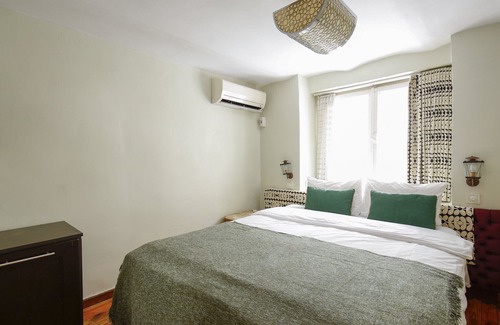 Tophane Apartment | Splendid Flat with Sea View in Cihangir Beyoglu