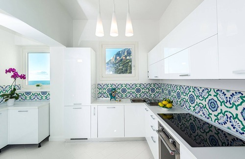 Amalfi Villa | Splendid luxury villa, an ancient palace in Amalfi with jacuzzi-pool and sea-view, at 300 m from the