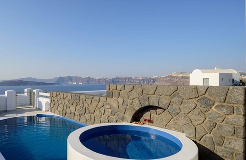 Akrotiri Villa | Splendid Santorini Villa | Villa Vista | 3 Bedrooms | Private pool & Spa Bath