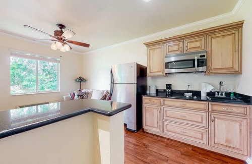 Naples House | Splendid studio with pool, game room, kitchenette, sauna, tennis, restaurant, AC
