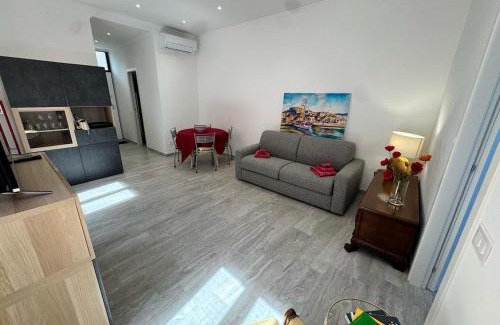 Bussana Apartment | Splendida Casa vista mare per 4 persone di fronte alle spiagge di Bussana