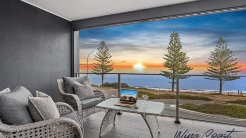 Christies Beach House | Splendour By The Sea By Wine Coast Holidays
