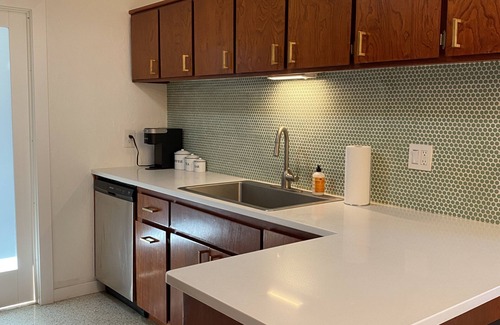 Harborview House | Split floor plan 4 bed 3 bath home! Steps to the sand!