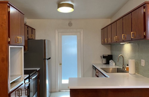 Harborview House | Split floor plan 4 bed 3 bath home! Steps to the sand!