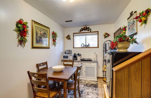 Spokane Valley Apartment | Spokane Valley Vacation Rental w/Shared Pool!