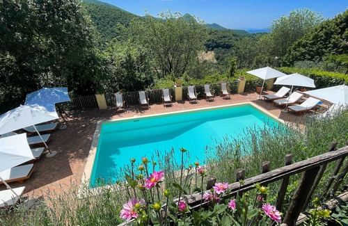 Spoleto Villa | Spoleto Splash/whole Private Village/sleeps 24