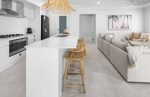 South West Rocks House | Spoondrift - 5 Mins Walk to Beach