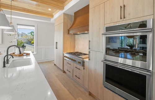Siesta Key House | Sport Court & Golf Simulator-Resort Pool w/Slide-Billiards-Bike to Beach/Village