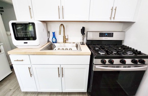 Sandusky Apartment | Sports Extravaganza ~ Mins to Cedar Point & Sports Force ~ W/D ~ Pet OK