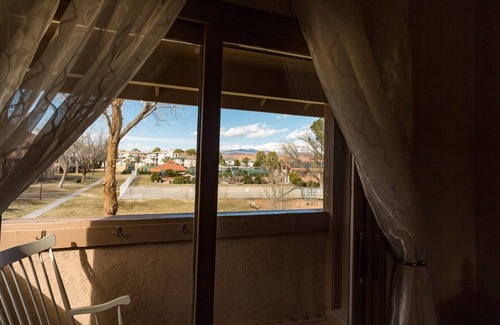 St. George Condo | Sports Village Condo End Unit 2nd floor Close to hiking