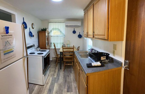 Hesston Cottage | Sportsman Cottage - Raystown Lake Vacation Rentals, Aunt Susie's