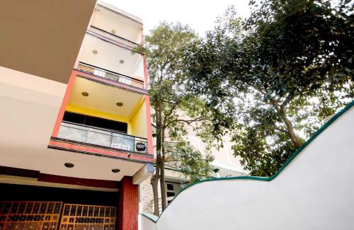 New Delhi Hotel | SPOT ON Hotel Harry's 1 Near Select Citywalk Mall