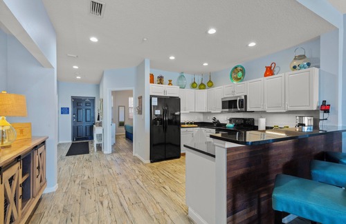 Clearwater Beach Condo | Spotless Unit Stunning Balcony Views Comfy King Beds Walk 2 Beach No Car Needed