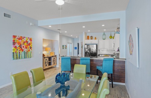 Clearwater Beach Condo | Spotless Unit Stunning Balcony Views Comfy King Beds Walk 2 Beach No Car Needed
