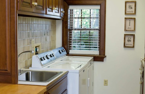 Narvon House | Sprawling Estate With Covered Bridge In Heart Of Lancaster County