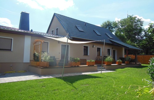 Burg Apartment | Spreewaldlodge, 3 bedrooms, living room, kitchen, 2 bathrooms, shower/toilet - Landhaus Huchatz