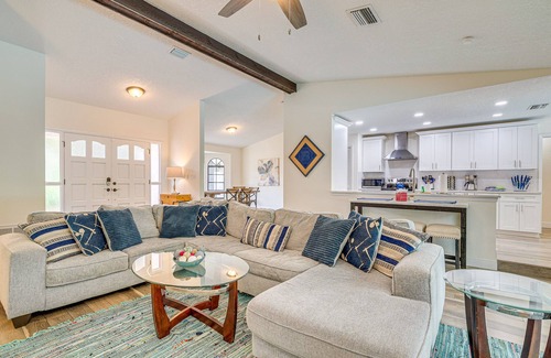 Spring Hill House | Spring Hill Retreat w/Pool: 7 mi to Weeki Wachee!