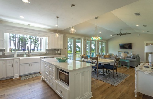 Carrabelle House | SPRING SPECIAL! "Rested & Ready" Charming, family-sized home with bay views