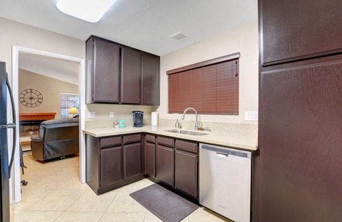 Spring Valley House | Spring Valley 2 Bedrooms 5 Miles from the Strip