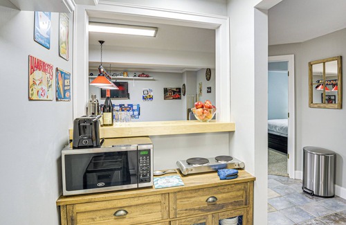 Brookline Station Apartment | Springfield Apt w/Home Theater & Pool Table!