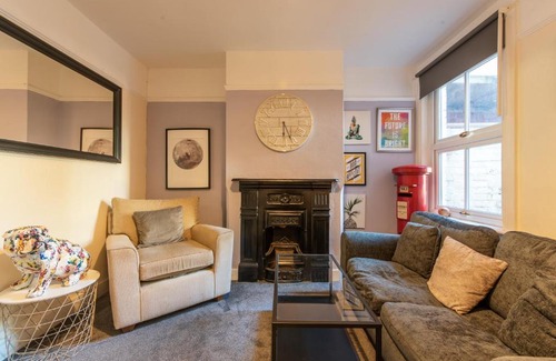 Reading House | Springfield Place - 3 Bed Cent Reading - Long term savings - Free Parking