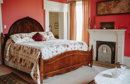 Bloomfield Bed & Breakfast | Springhill Bed and Breakfast Winery and Vineyard