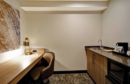 Town Center Hotel | SpringHill Suites by Marriott Atlanta Kennesaw