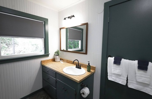 Nevada City Cottage | Spruce Cottage at Piety Hill Cottages