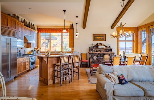 Spruce Peak House | Spruce Peak Mountain Cabin