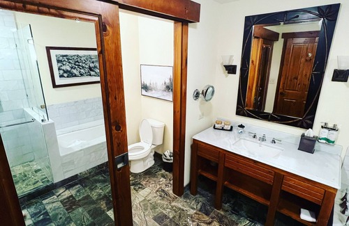 Stowe Area Hotel | Spruce Peak, Studio -Ski in -Ski out