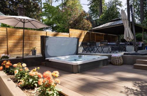 Raleigh West House | Spruce White House