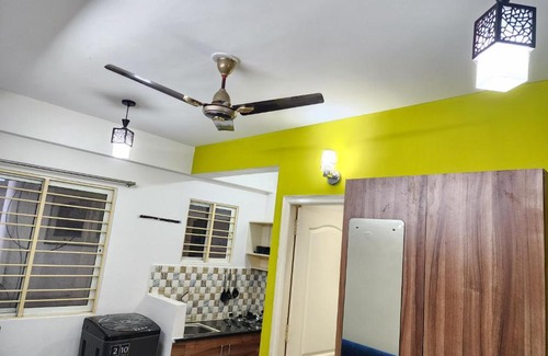 Sadduguntepalya Apartment | SQUARSTAY 1BHK HOME