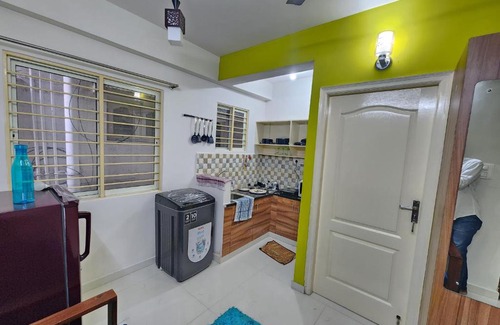Sadduguntepalya Apartment | SQUARSTAY 1BHK HOME