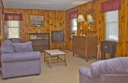 Gilford Cabin | Squaw Cottage at The Inn at Smith Cove