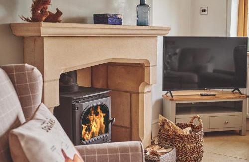 Longborough House | Squirrel Barn - Pets Stay for Free