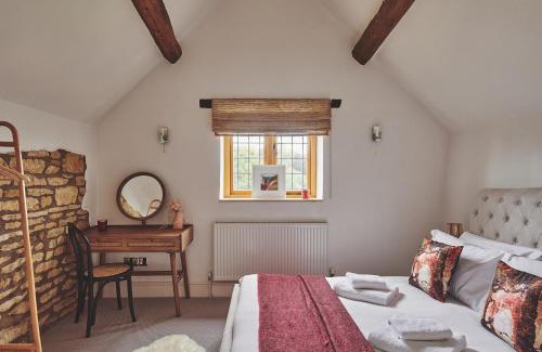 Longborough House | Squirrel Barn - Pets Stay for Free