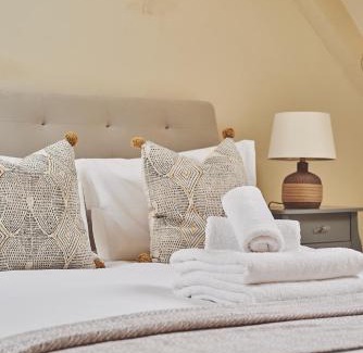 Longborough House | Squirrel Barn - Pets Stay for Free